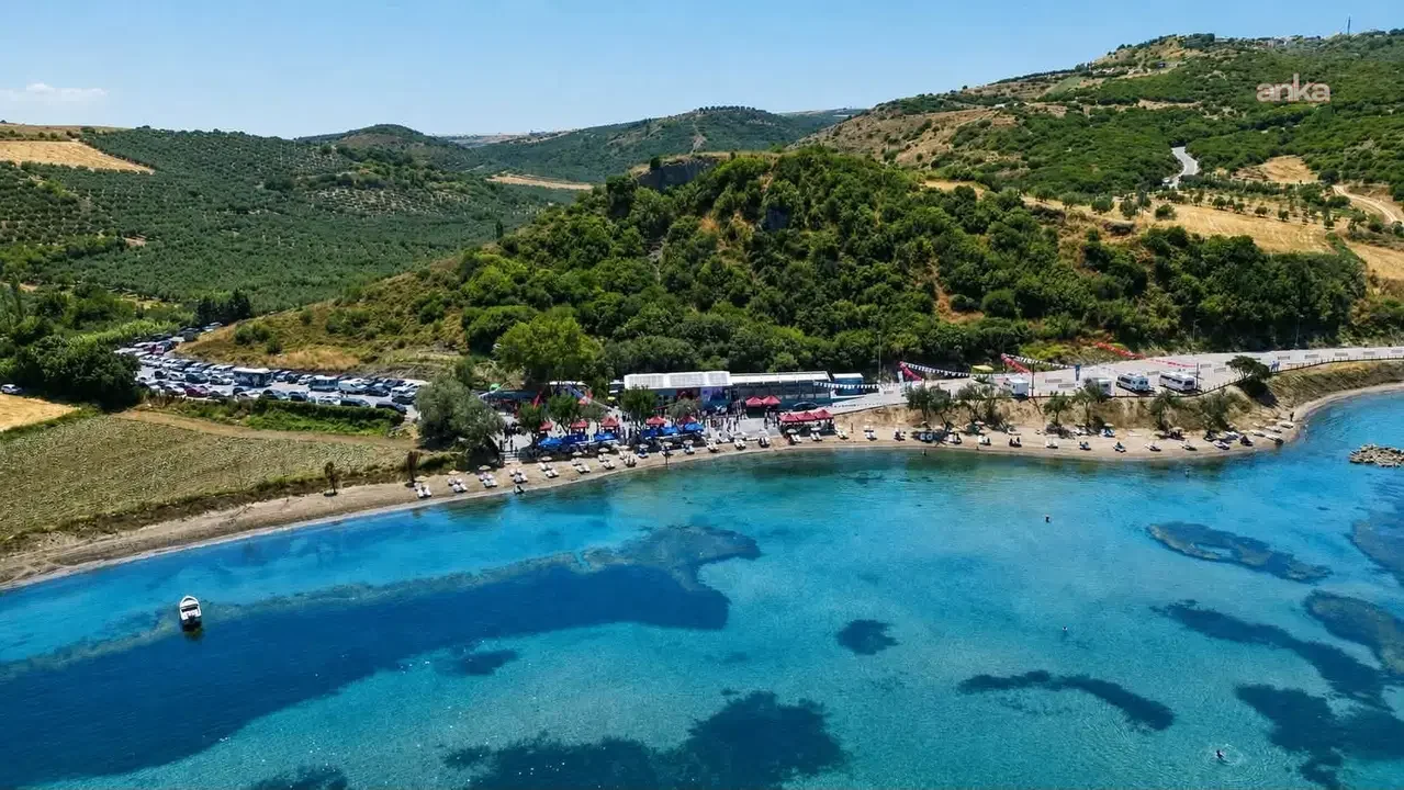 Bandırma Belediyesi'nden örnek uygulama: Şezlong ve şemsiye kullanımı ücretsiz