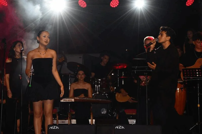 Büyükşehir'in Yaz Konserleri Ayvalık Sarımsaklı'da Başladı