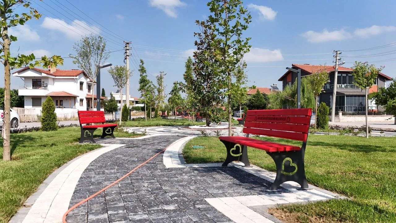 Sındırgı'da 17 Bin 600 Metrekarelik Yeni Yeşil Alan Kuruluyor